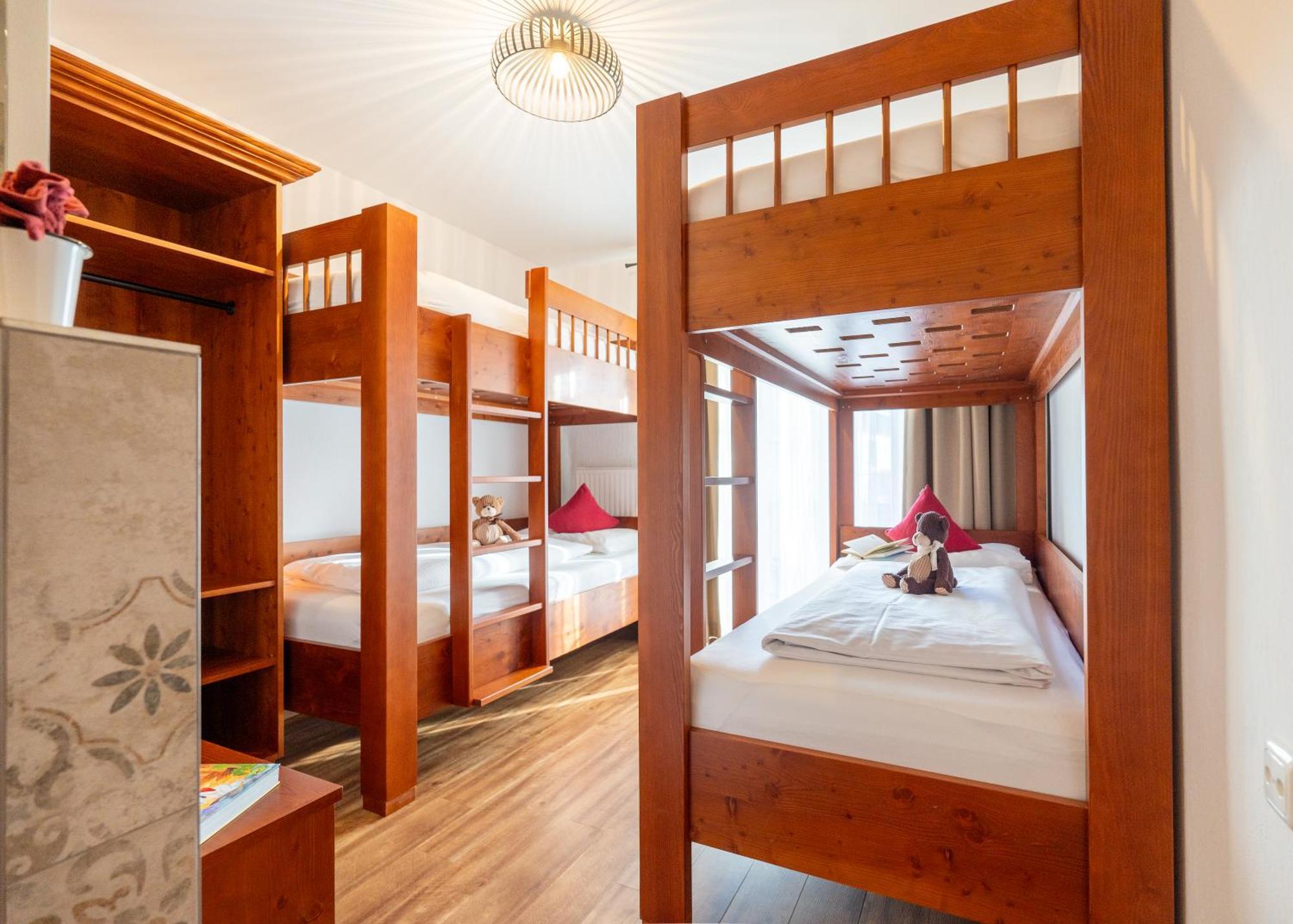 Hotel Krone Tirol Ройте Экстерьер фото