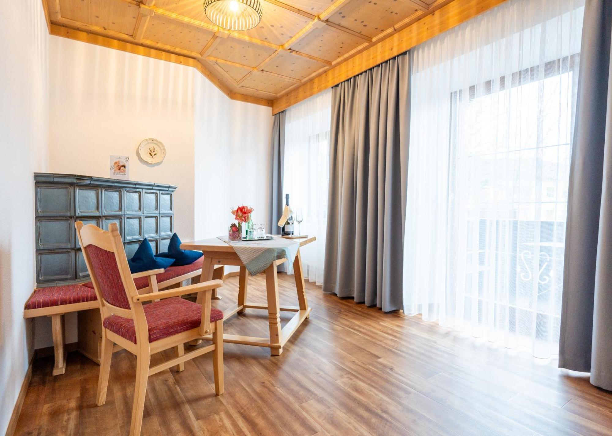 Hotel Krone Tirol Ройте Экстерьер фото