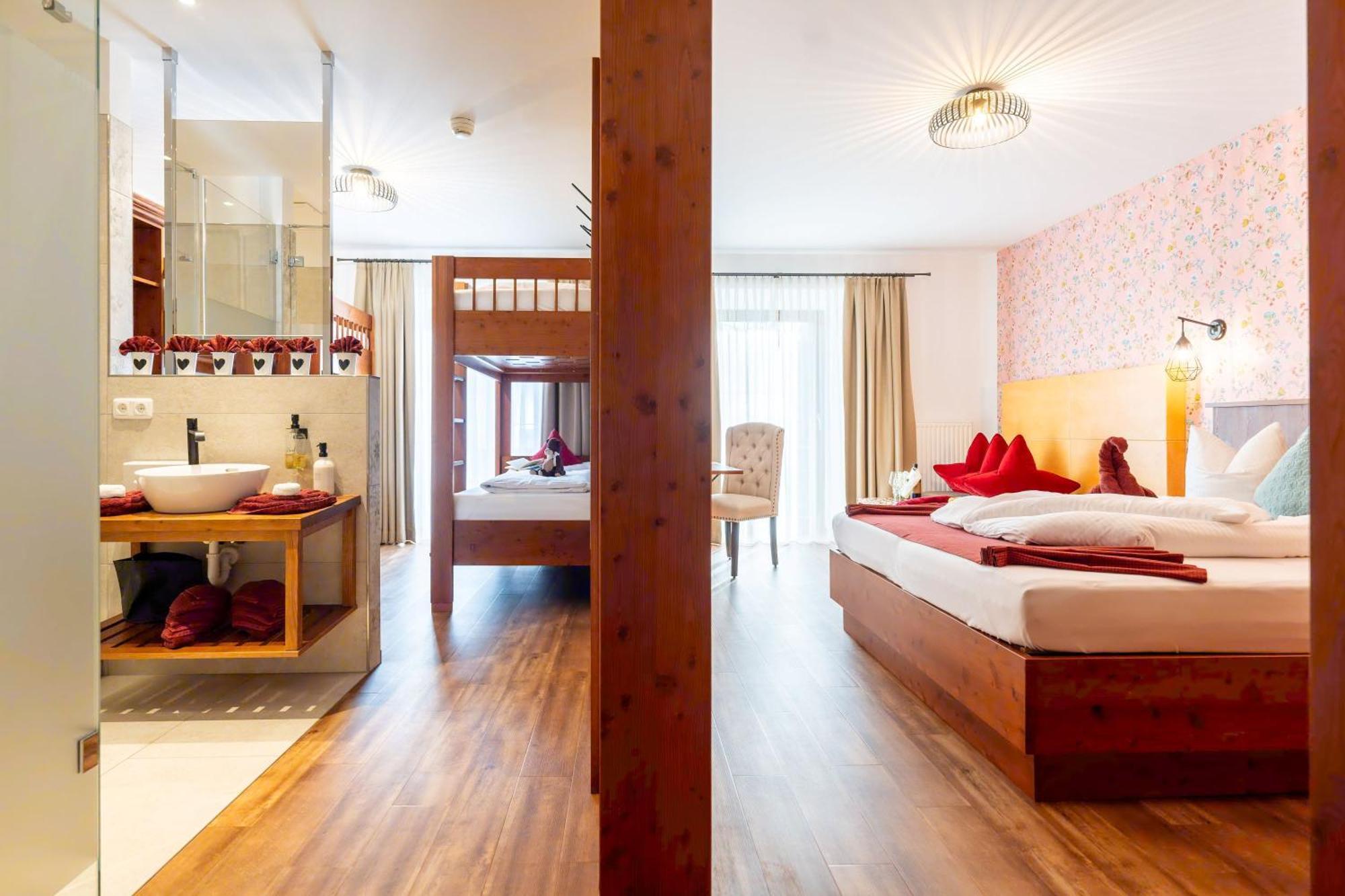 Hotel Krone Tirol Ройте Экстерьер фото