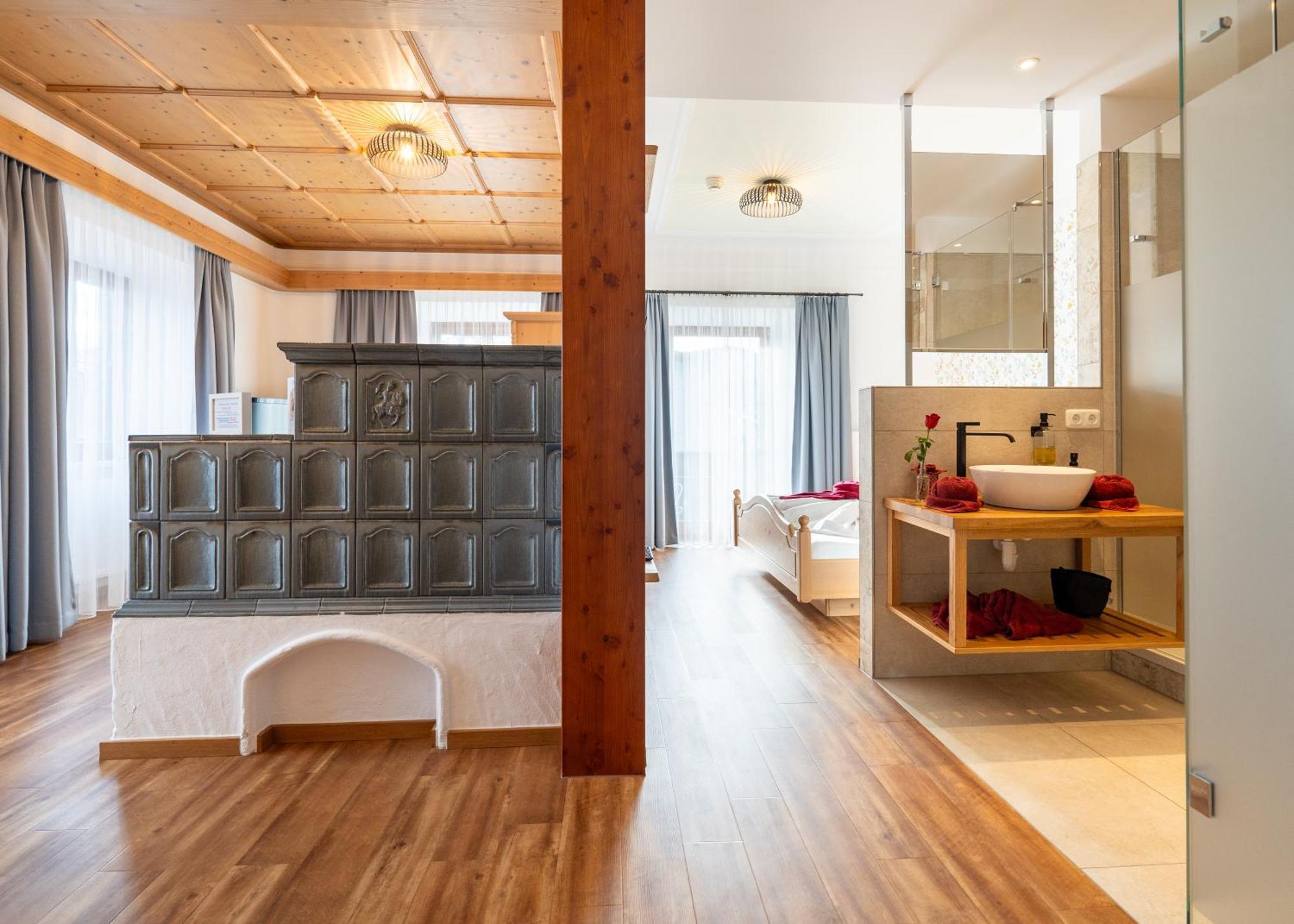 Hotel Krone Tirol Ройте Экстерьер фото